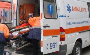 Tineri răniţi într-un accident produs între localităţile Corni şi Sarafineşti