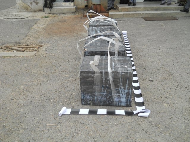 Ţigări de contrabandă de peste 60.000 de lei confiscate de polițiștii de frontieră botoșăneni
