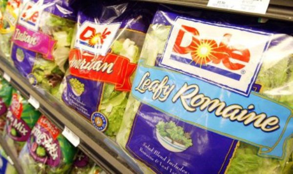 Atenţie la salata la pungă! O persoană a murit și 15 sunt internate din cauza produselor contaminate
