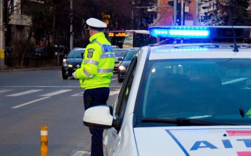Mașini neînmatriculate depistate de polițiști circulând pe străzile din județ