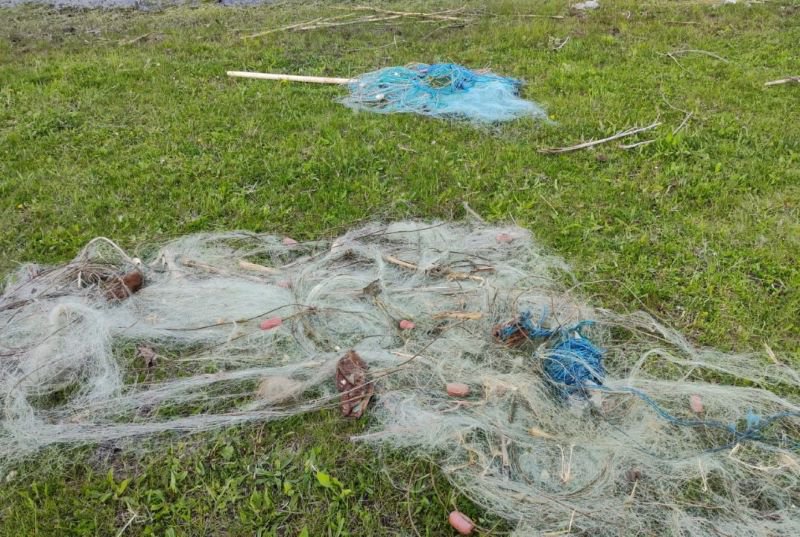 Sute de metri de plase monofilament descoperite, pe suprafața râului Prut, de polițiștii de frontieră botoșăneni - FOTO