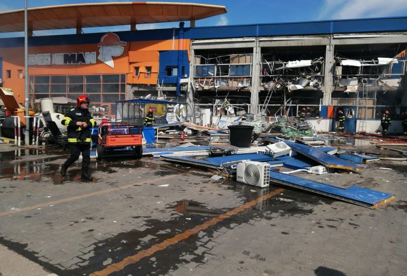Explozie Dedeman Botoșani: În acest moment sunt 12 victime. A fost solicitat elicopterul SMURD