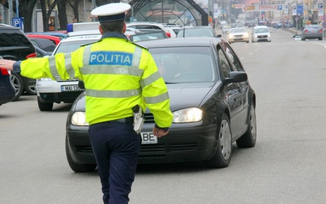 Polițiștii din Flămânzi au reținut doi tineri, pentru infracțiunea de favorizare a făptuitorului