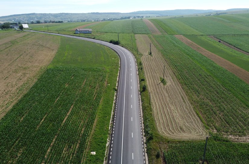 Consiliul Județean Botoșani: Marcaje noi pe drumurile județene - FOTO