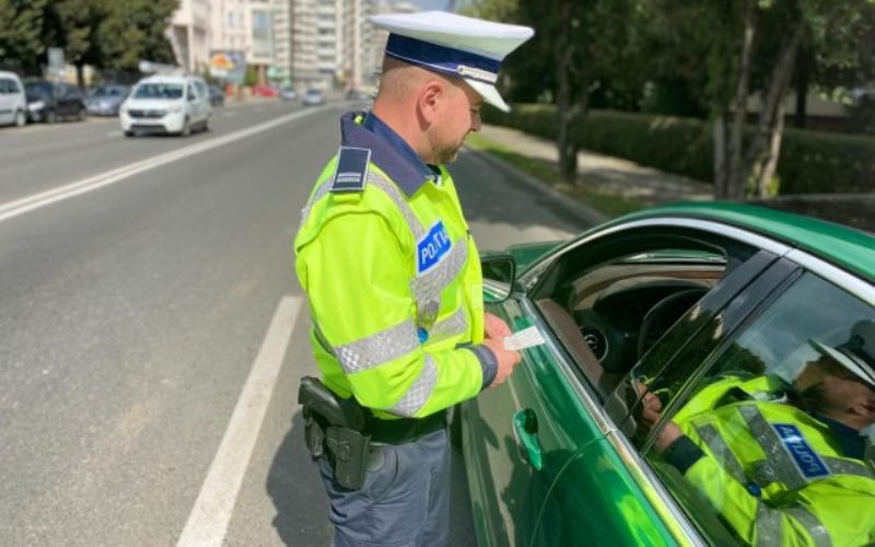 Aproape 40 de permise reținute de polițiști în ultimele 48 de ore