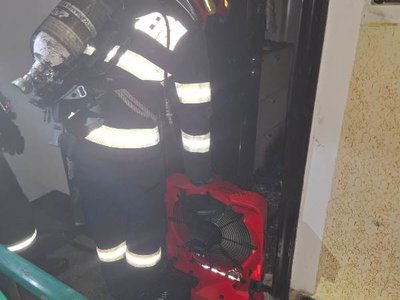 Incendiu violent izbucnit într-un apartament …