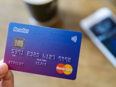 Revolut își face bancă în …