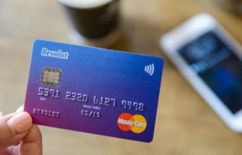 Revolut își face bancă în România. Toate conturile vor trece la IBAN-ul local românesc