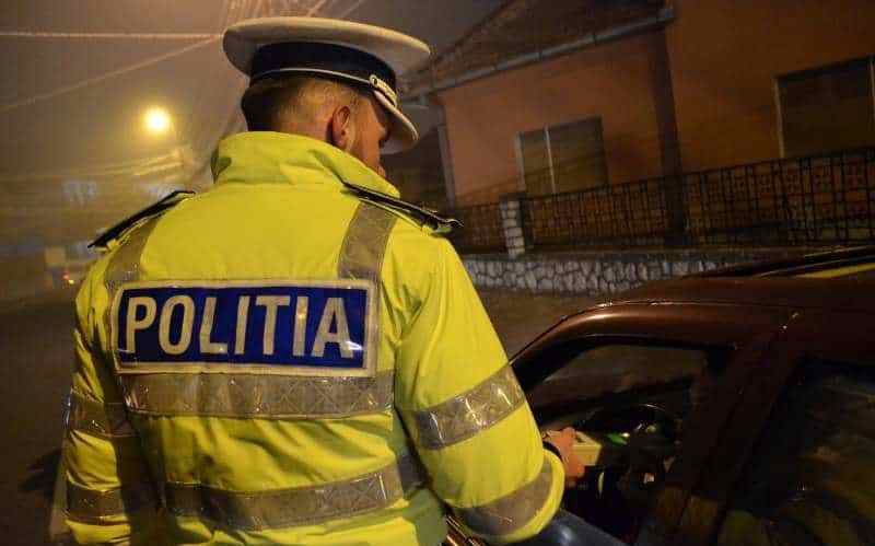 Șoferi cu alcoolemii uriașe, scoși din trafic de polițiști