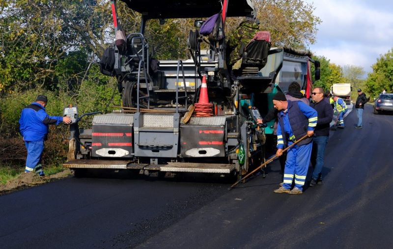 Botoșănenii circulă pe un drum reabilitat între Brăteni și Dobârceni - FOTO