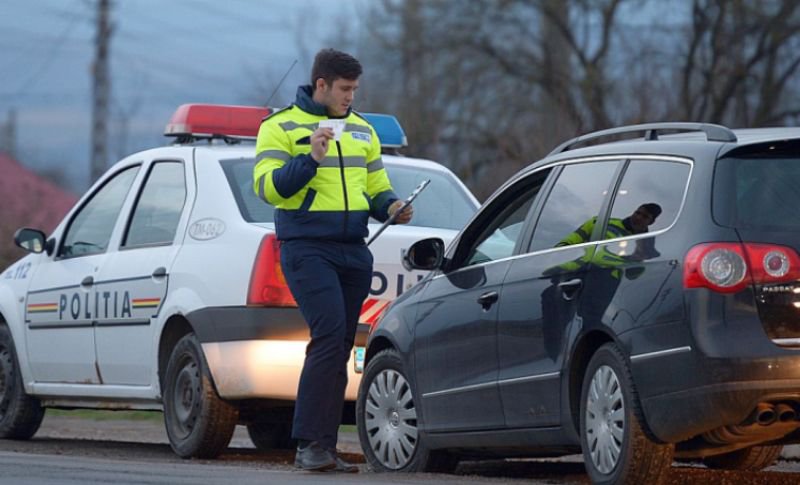 Peste 50 de permise și certificate de înmatriculare reținute de polițiști în această săptămână