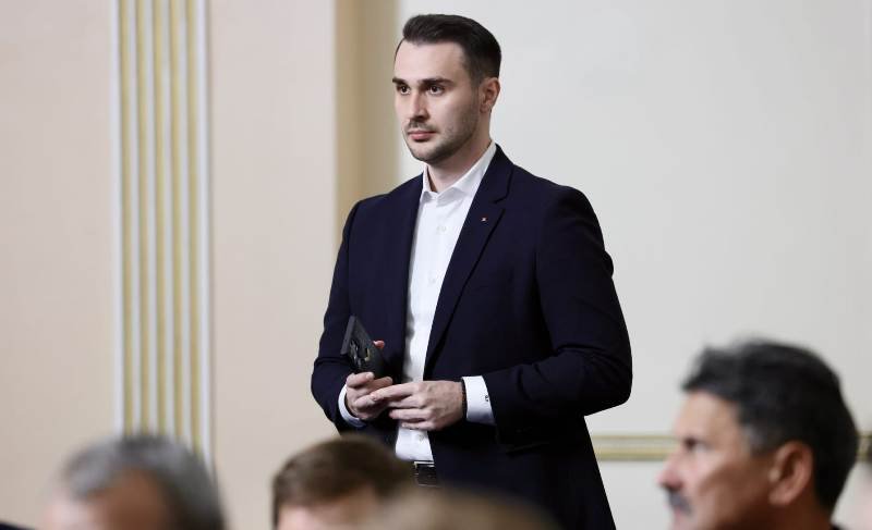 Candidat PSD la Camera Deputaților, Florin Gavril: „Premierul Ciolacu are cele mai bune proiecte pentru tineri, comparativ cu ceilalți candidați de la alegerile prezidențiale.”