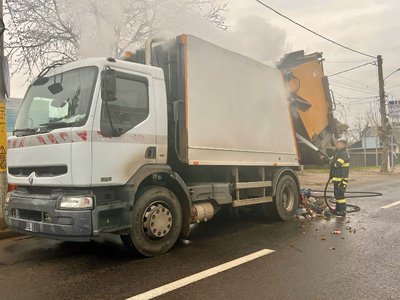 Incendiu izbucnit la o autospecială …