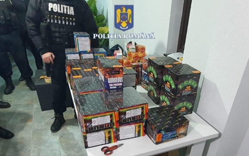 IPJ Botoșani: 900 de articole pirotehnice confiscate de polițiști