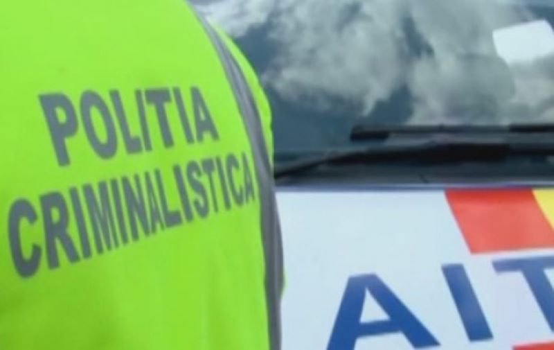 Bărbat cercetat de polițiști după ce ar fi ucis o femeie și apoi a agresat-o pe alta