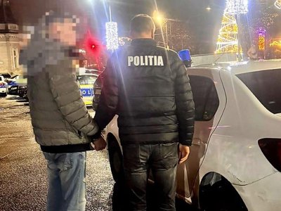 Patru tineri reținuți de polițiști …