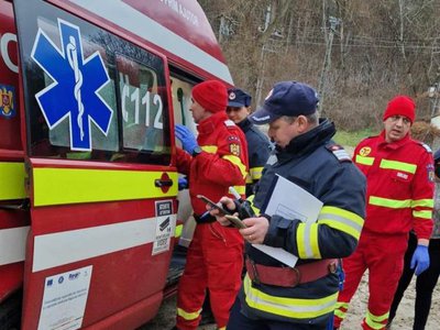 Patru bărbați care lucrau la …