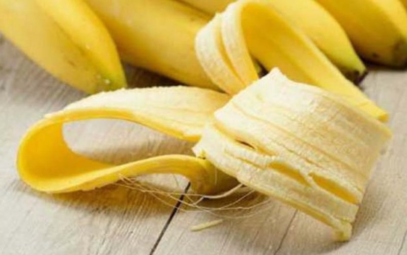 Coaja de banană te ajută să slăbeşti, să scapi de balonare şi să dormi mai bine