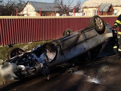 ACCIDENT! O mașină s-a răsturnat …