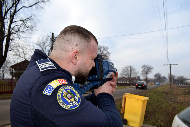 Străzile din Dorohoi împânzite de polițiști. 60 de conducători auto sancționați pentru viteză