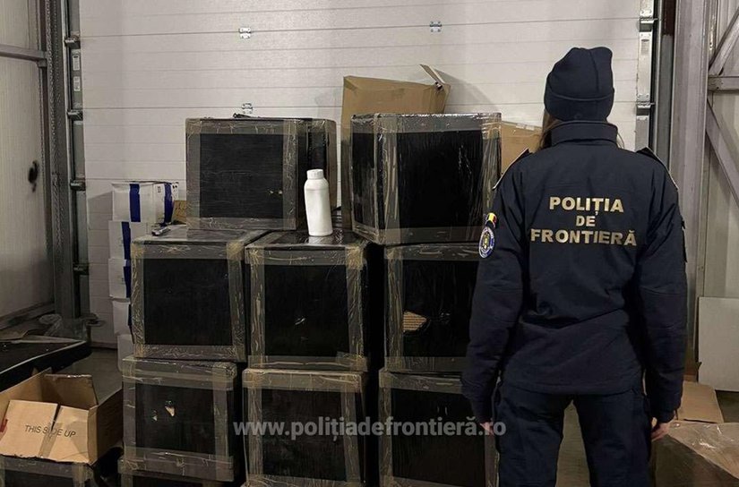 Tutun de peste 63.000 de euro, confiscat la PTF Racovăț - FOTO