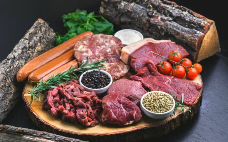 Câtă carne este bine să mâncăm pentru a ne menţine sănătatea