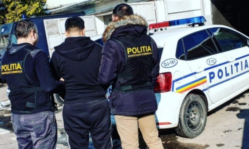 Tânăr din Dorohoi arestat preventiv pentru condus băut, fără permis, maşină furată, accident