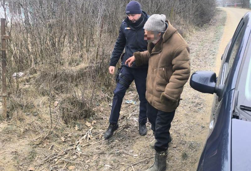 Bătrân din Hudești salvat de la îngheț de un echipaj de jandarmi