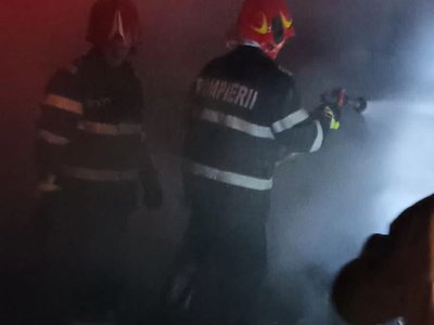 Incendiu izbucnit într-un bloc din …