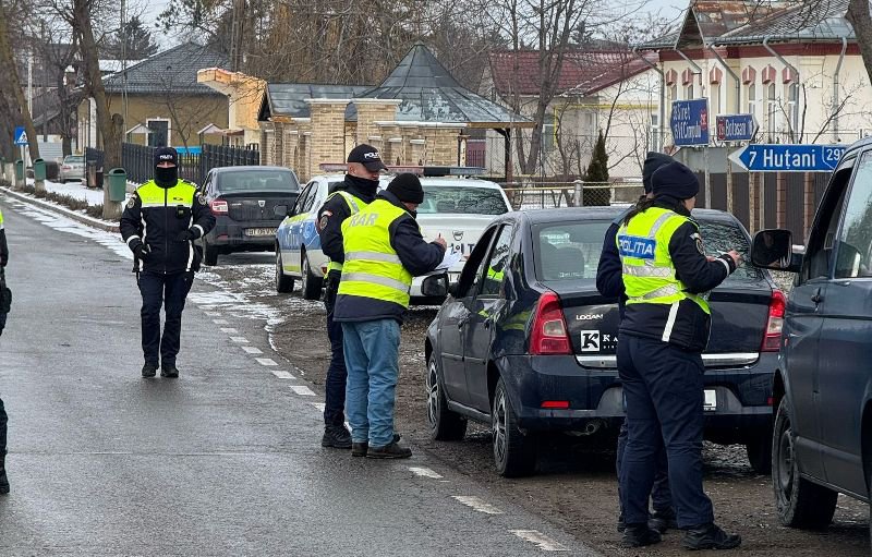 Acțiune a polițiștilor din Bucecea, împreună cu reprezentanți ai Registrului Auto Român. Sancțiuni uriașe aplicate transportatorilor