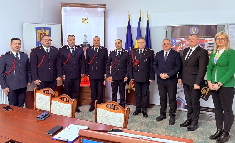 Pompieri botoșăneni avansați în grad de Ziua Protecției Civile din România - FOTO