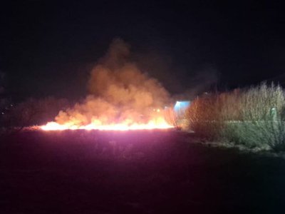 Trei incendii de vegetație la …